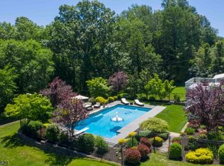 18 Foxglove Dr, Warren, NJ 07059