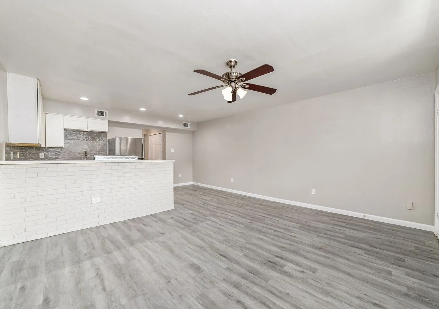 1424 Marshall — Photo 4