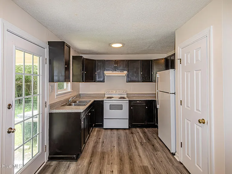 717 New River Dr — Photo 13