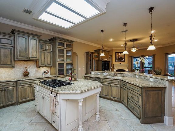 5th image of 7507 San Clemente Point Ct