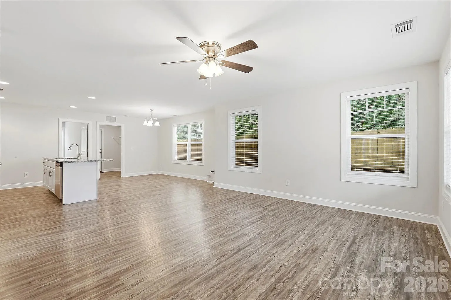4221 E End St — Photo 3