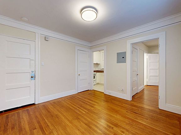 2nd image of 692 Bush St #403