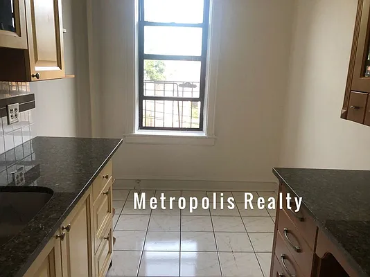 Rented by Metropolis International Realty Inc. | media 16