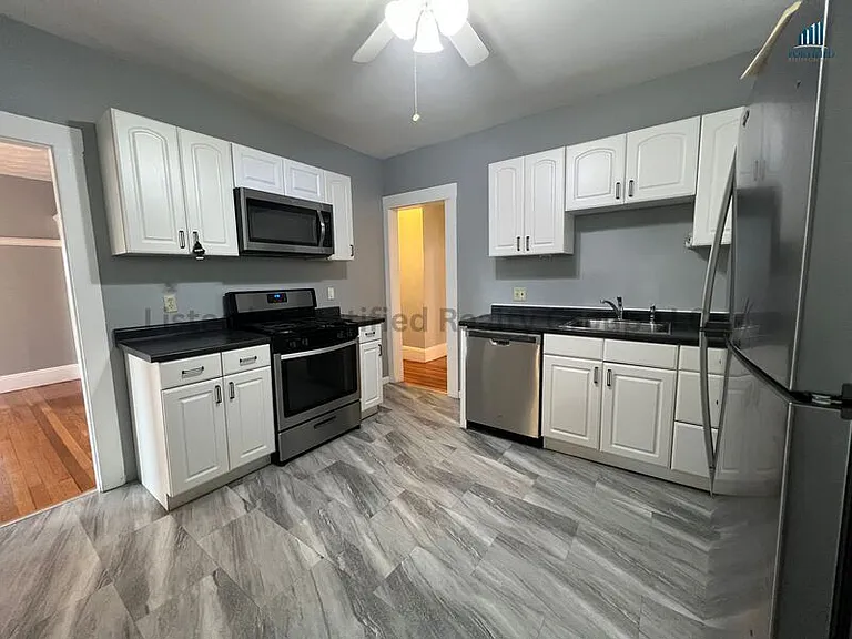 142 Washington St #1 — Photo 9