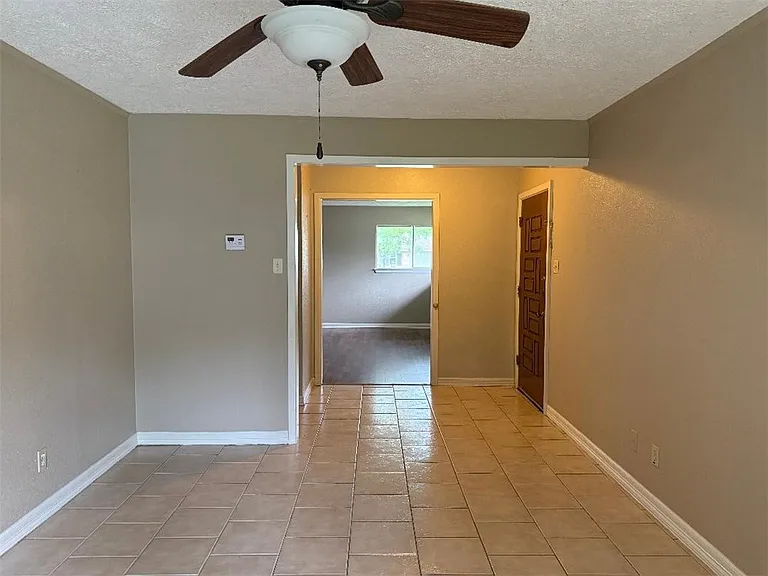 205 Broadway St — Photo 11