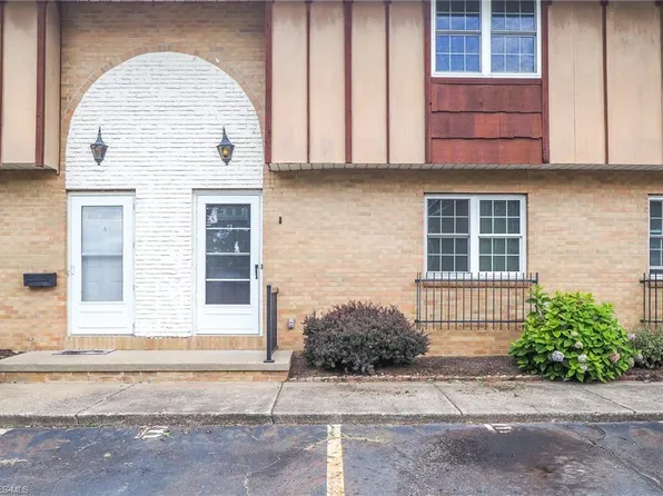 290 Lincoln St SW Unit 290-B, Hartville, OH 44632