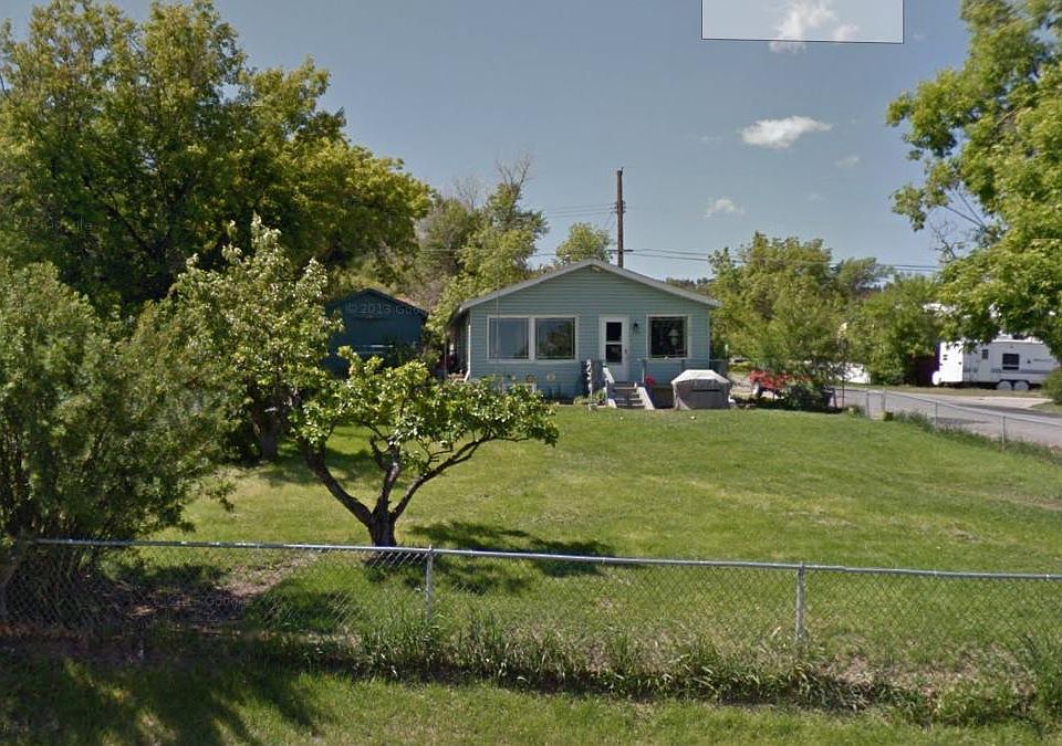 lovely large yard, fully fenced