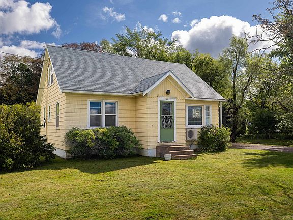 3rd image of 100 Mount Edward Rd