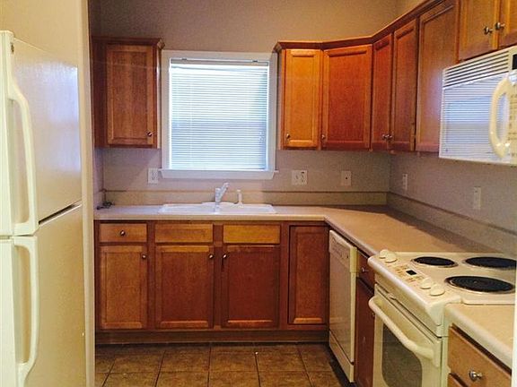 4th image of 617 Elfin Ct