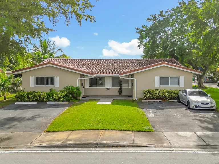 7504 NW 44th Ct #W — Photo 50