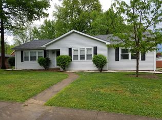 204 E Memorial Dr, Addieville, IL 62271