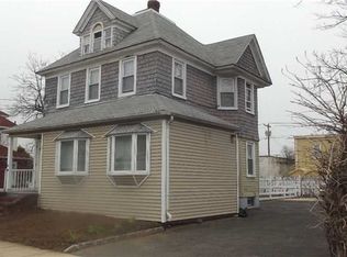 27 W Lincoln Ave, Valley Stream, NY 11580