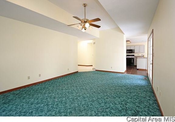 4th image of 305 Country Pl