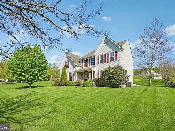 2nd image of 404 Country Edge Cir