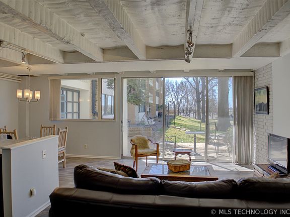 5th image of 611 W 15th St APT E1