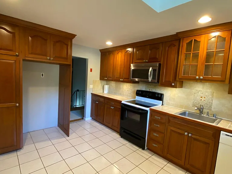 25 Cottage Pl — Photo 19
