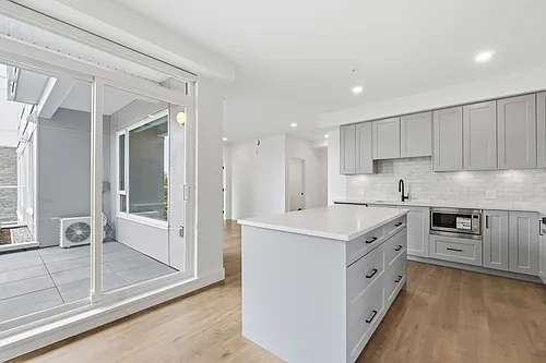 17783 56a Ave Photo 1