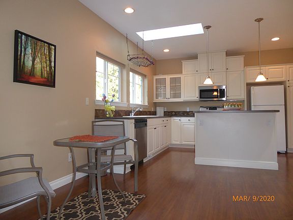 Dining nook & kitchen