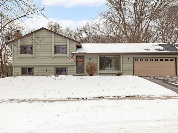 8120 137th St W, Apple Valley, MN 55124
