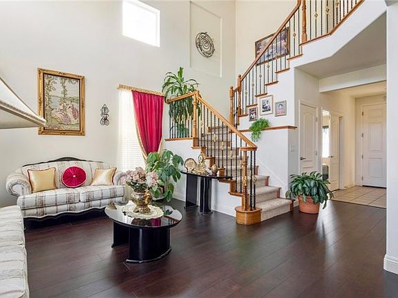 4th image of 312 Lambeth Ct