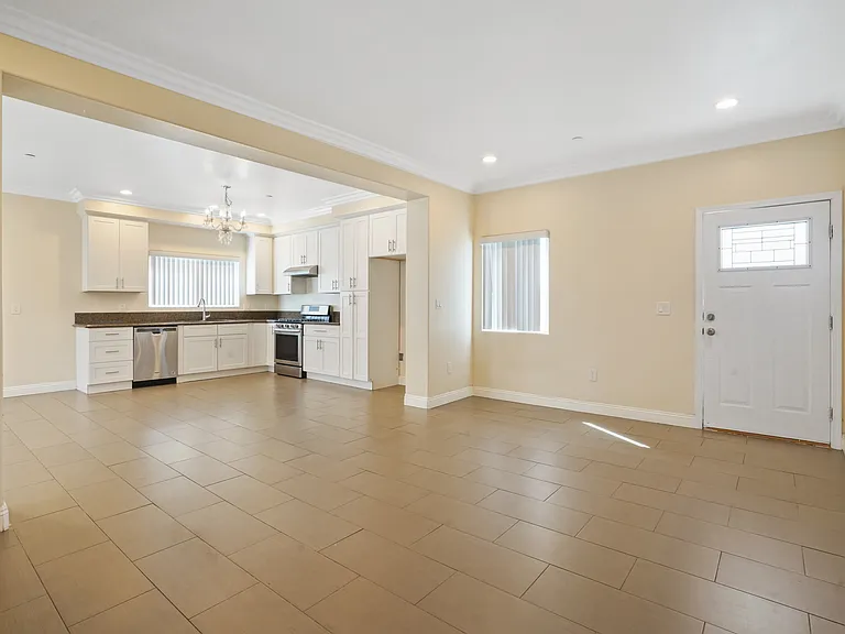 10562 Lexington St — Photo 15