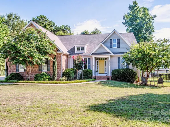 5130 Waterside Cir, Sherrills Ford, NC 28673