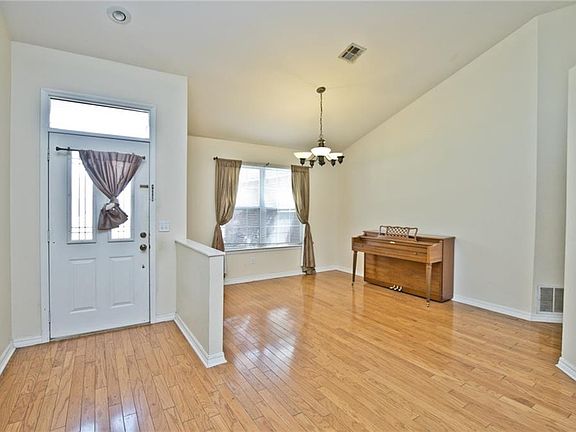 5th image of 3603 W Margaret Pl