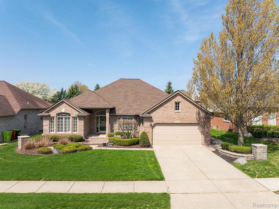 1st image of 49213 Dunhill Dr