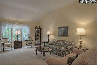 3rd image of 9637 Putnam Ct