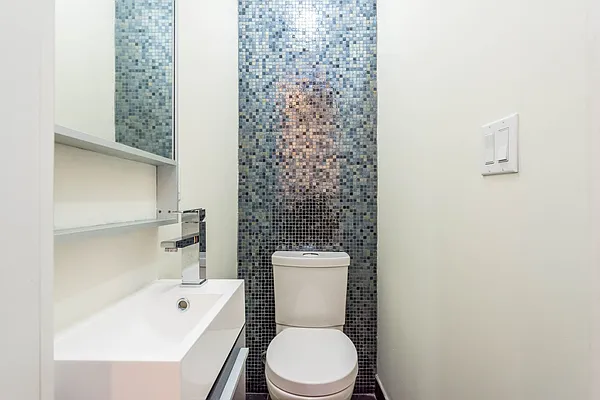 Rented by Nooklyn NYC LLC | media 52