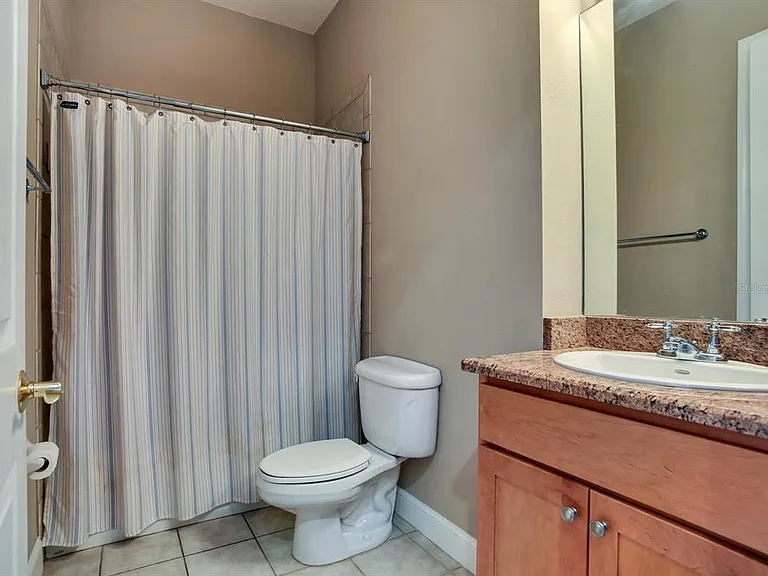 2303 Kensington Garden Ln — Photo 18