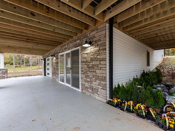 4th image of 741 Floral Valley Dr E