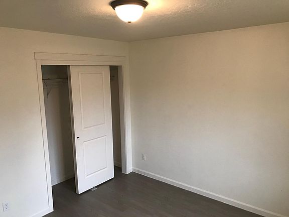 3rd image of 2068 E Knapp Dr