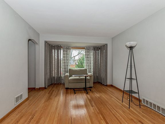 2nd image of 5146 S Leclaire Ave