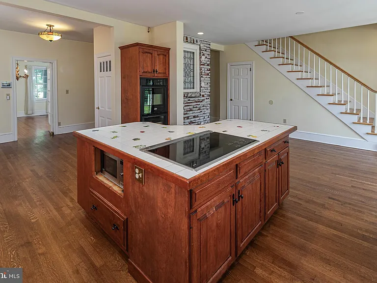 254 Jefferson Rd — Photo 18
