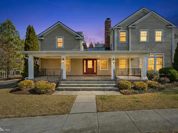 4027 Colonel Mendez Way, Fairfax, VA 22032