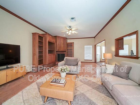 3rd image of 160 N Lakeside Ter