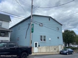 20 W Columbus St, Roseto, PA 18013