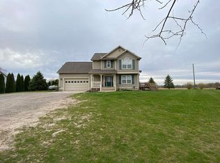9949 Peake Rd, Portland, MI 48875