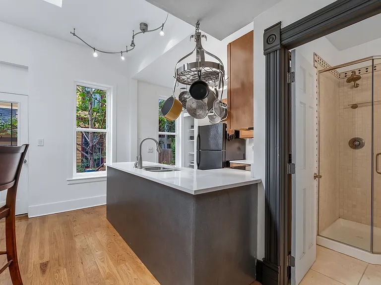 2523 California St — Photo 13