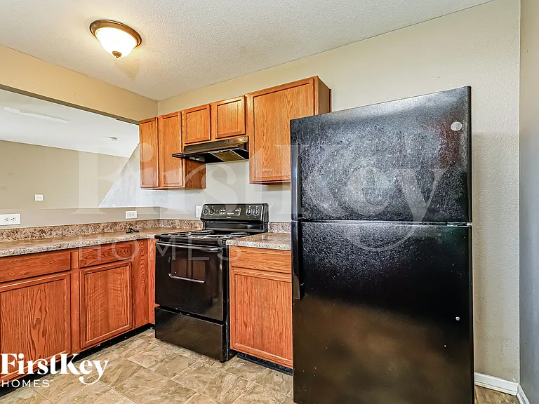 10702 Gathering Dr — Photo 6