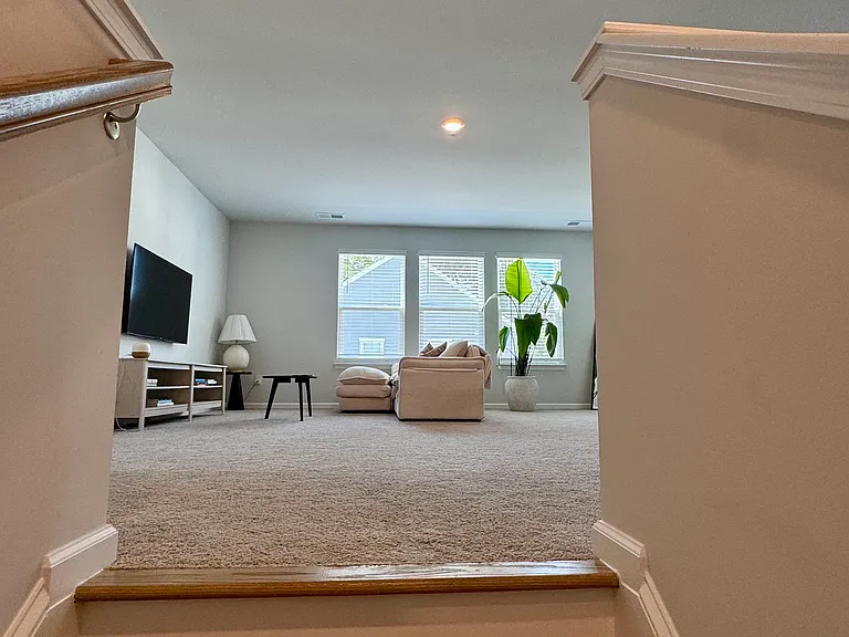 340 Dickerson Ln — Photo 25