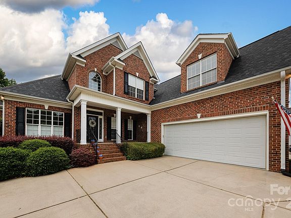 2nd image of 174 Lake Commons Dr