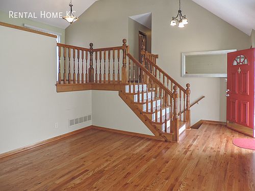 3rd image of 14817 Hardy St