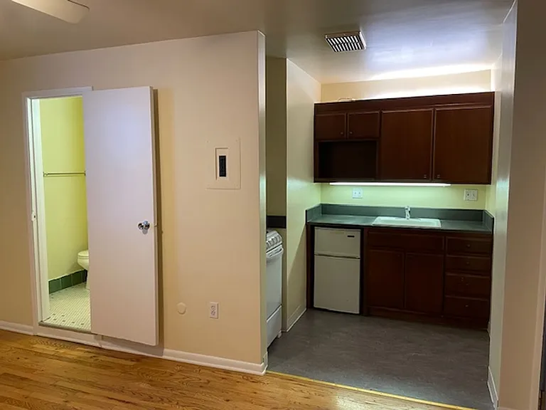 Washington Plaza Apartments — Photo 11