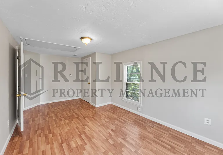 2237 N Erie Ave — Photo 13