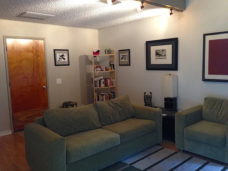 1216 Baden Ave — Photo 2