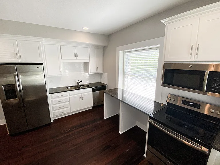 3726 Washington | Charming Updated Apartment — Photo 43