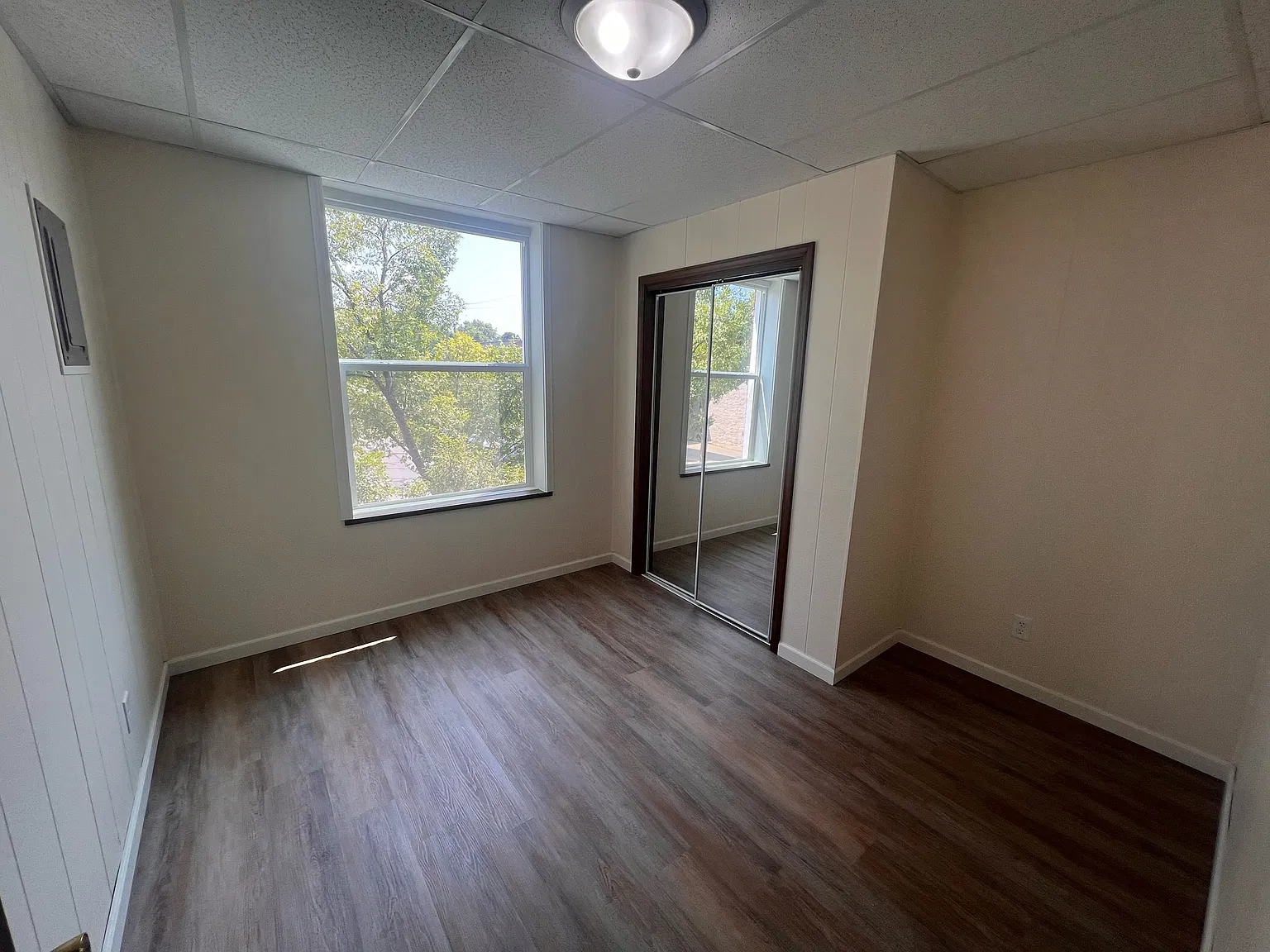 2 bed, 1.0 bath, $750 — Photo 3
