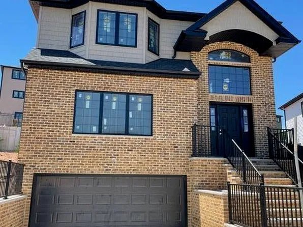 1055 Richmond Rd, Staten Island, NY 10304